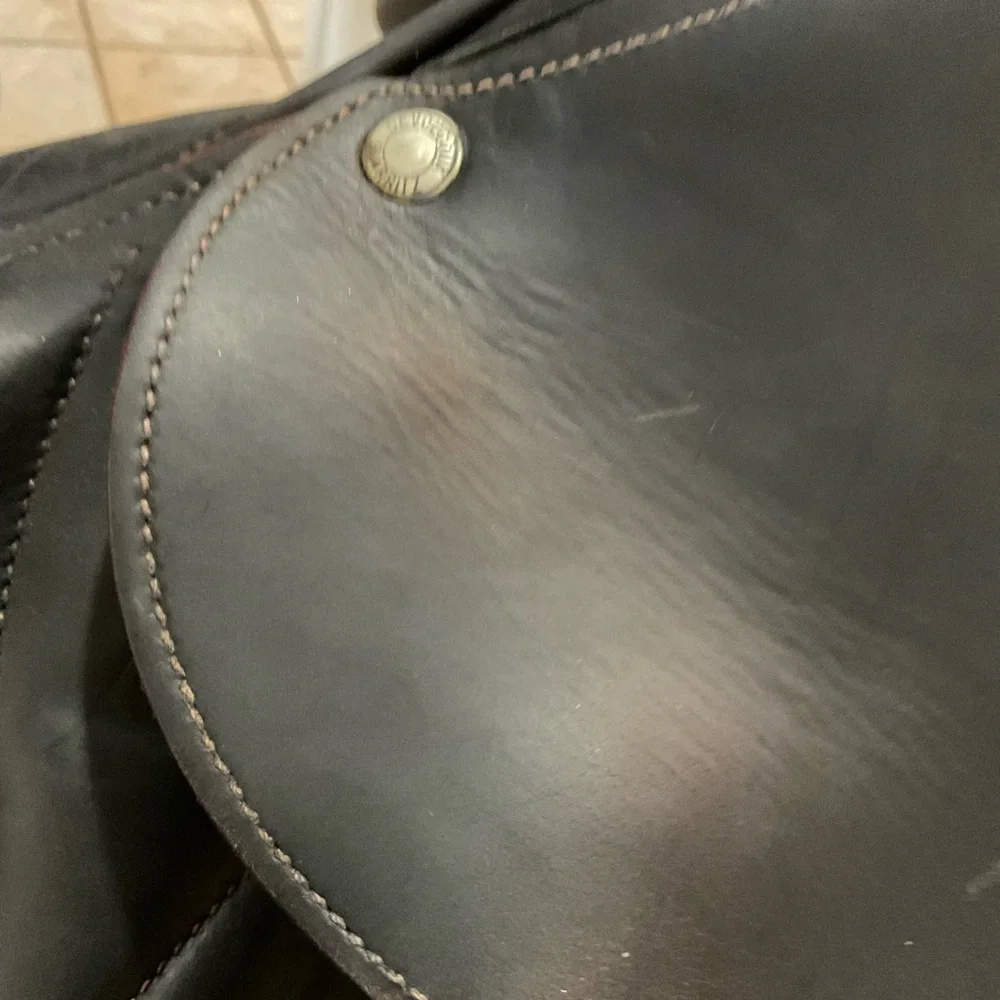 Devoucoux Chiberta Saddle 17.5 inch seat, 2013, cover and two girths, rich brown - Picture 11 of 16